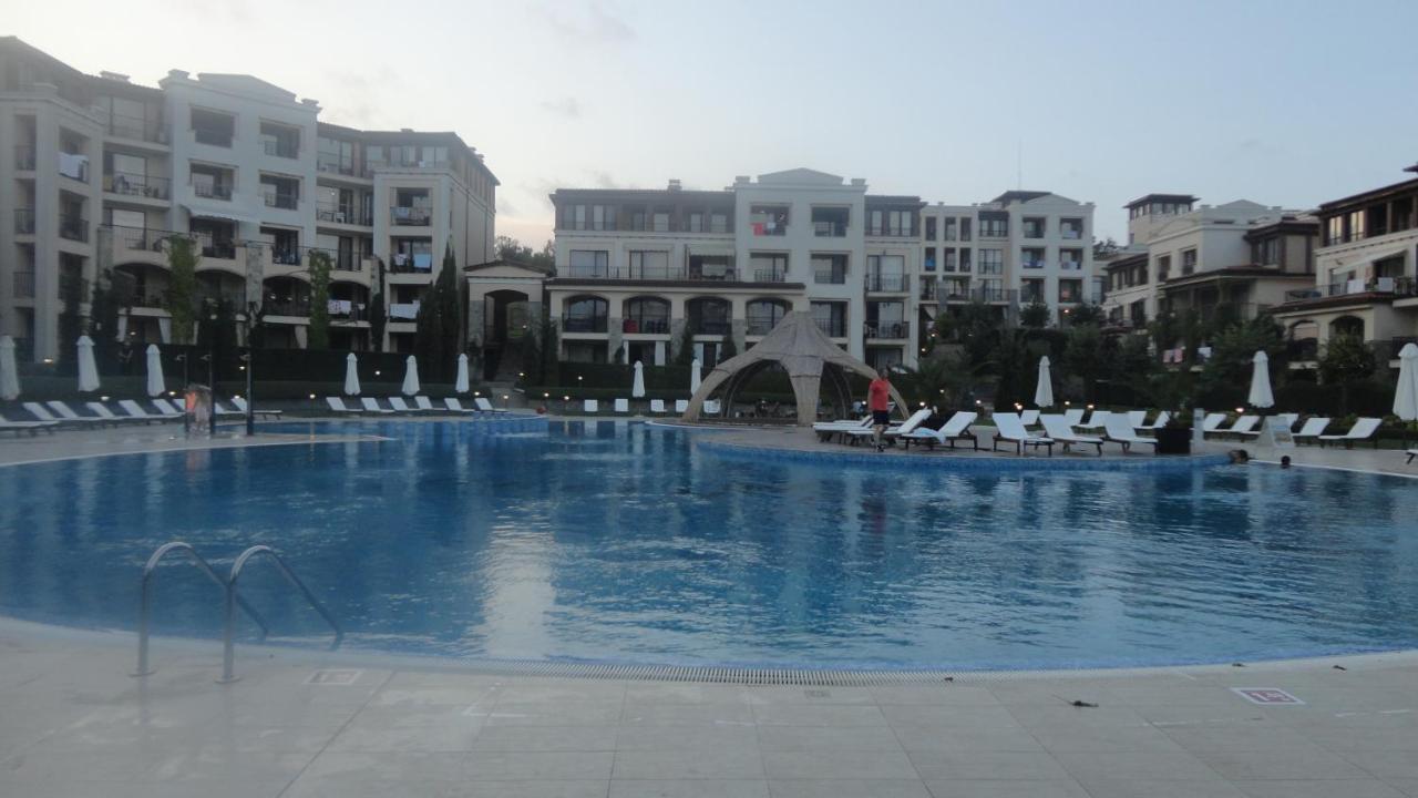 סוזופול Apartment In Green Beach Resort Kavatsi מראה חיצוני תמונה