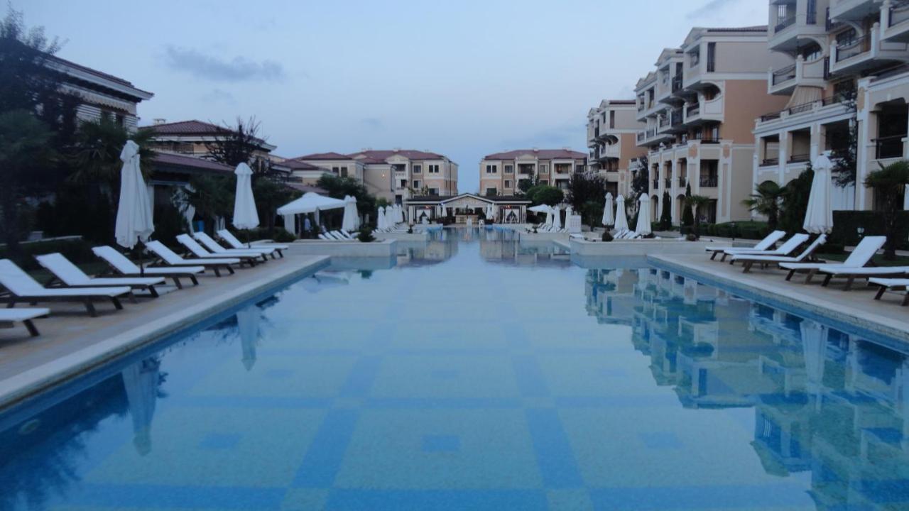 סוזופול Apartment In Green Beach Resort Kavatsi מראה חיצוני תמונה